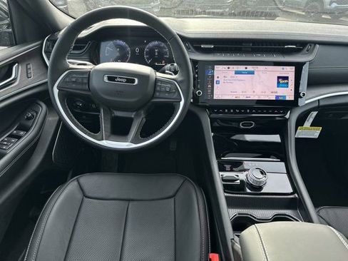 New 2026 Jeep Grand Cherokee Limited image 24