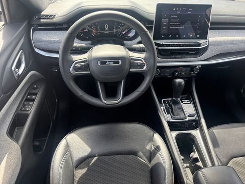 Used 2024 Jeep Compass Latitude AWD/4WD image 18