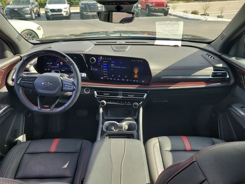 Used 2024 Chevrolet Traverse RS image 16