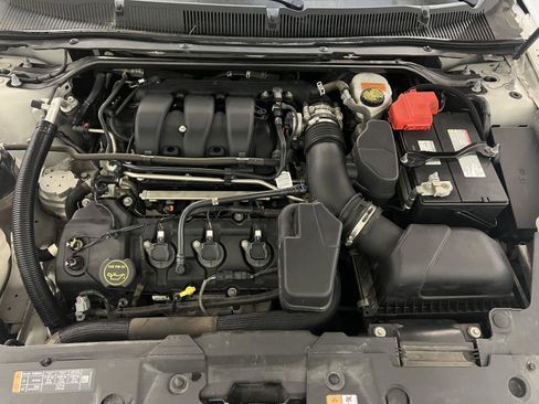Used 2019 Ford Taurus SE FWD image 39