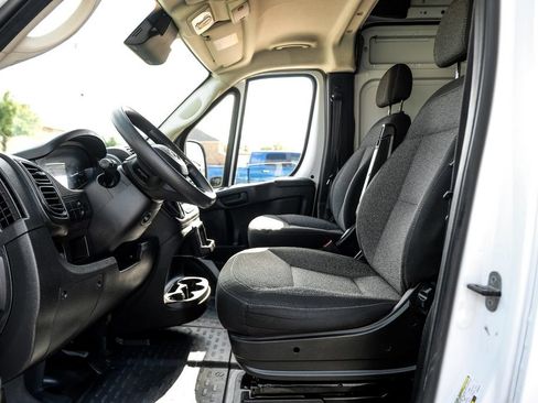 Used 2023 RAM ProMaster 2500 FWD image 3