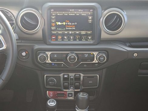 Used 2022 Jeep Wrangler Unlimited Rubicon 4xe AWD/4WD image 18