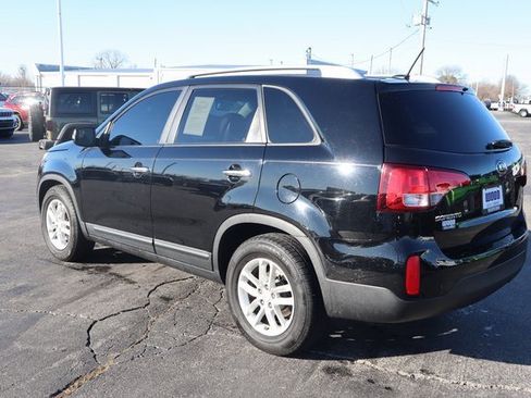 Used 2015 Kia Sorento LX image 18