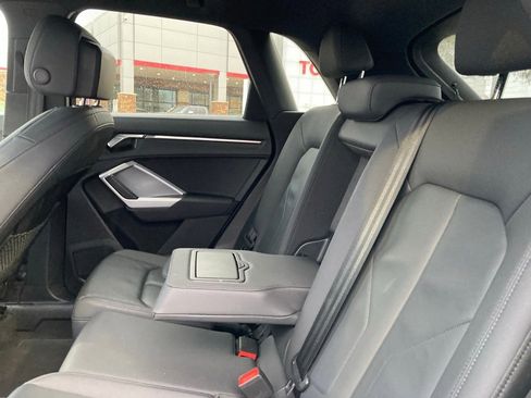 Used 2025 Audi Q3 2.0T Premium image 11