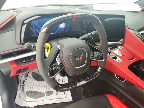 New 2025 Chevrolet Corvette E-Ray image 17