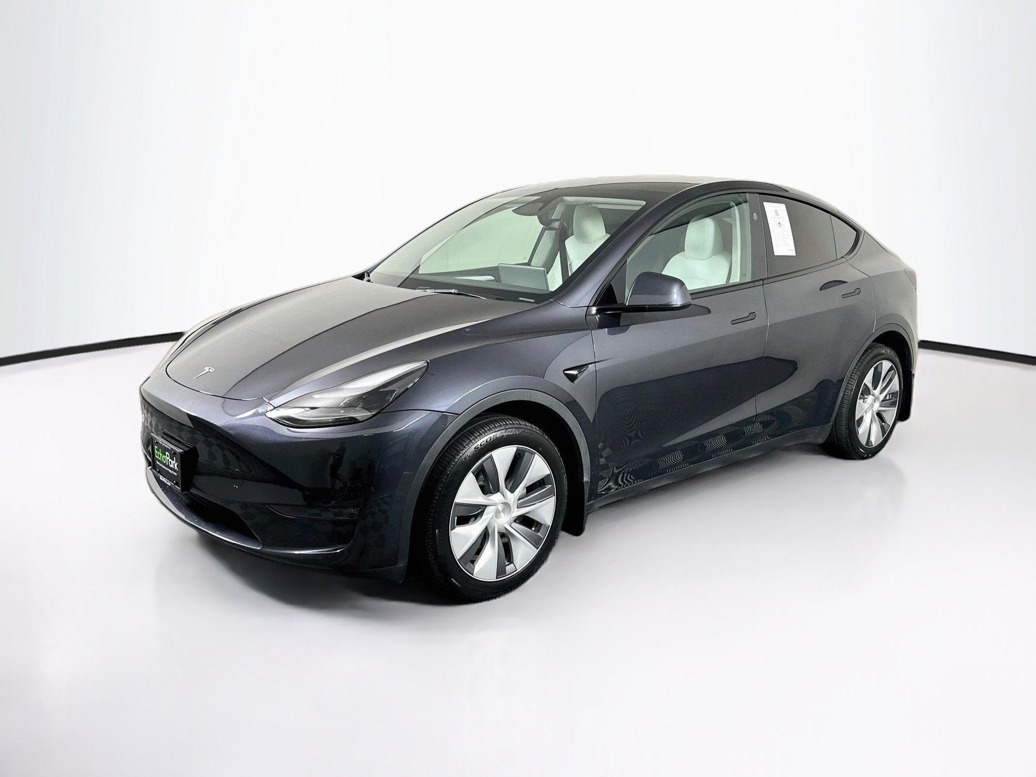 Used 2024 Tesla Model Y Long Range AWD/4WD image 3