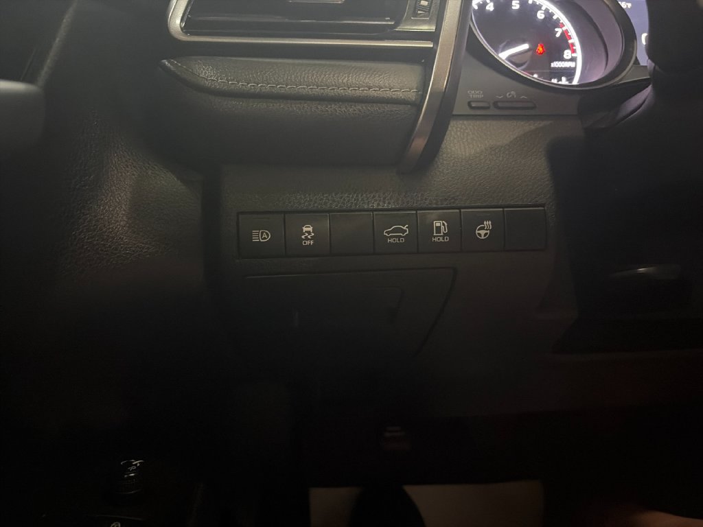 Used 2024 Toyota Camry SE w/ Cold Weather Package FWD image 31