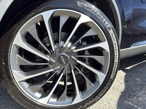 Used 2020 Lincoln Aviator Reserve w/ Equipment Group 202A image 9