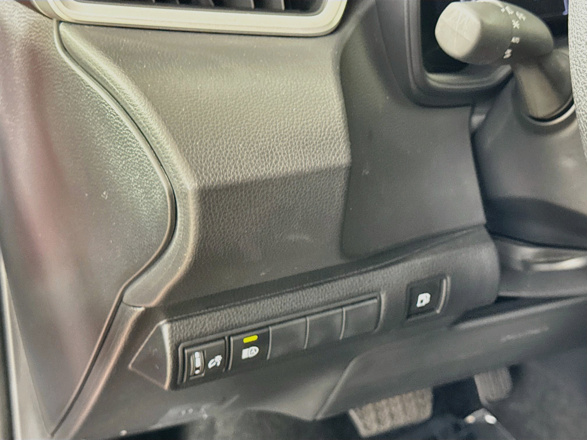 Used 2026 Toyota Corolla LE FWD image 12