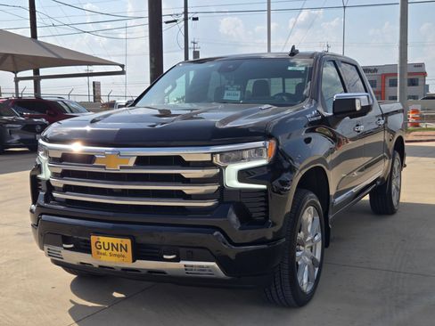 Certified 2026 Chevrolet Silverado 1500 High Country w/ High Country Premium Package AWD/4WD image 3