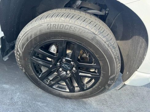 Used 2022 Chevrolet Silverado 1500 RST AWD/4WD image 2