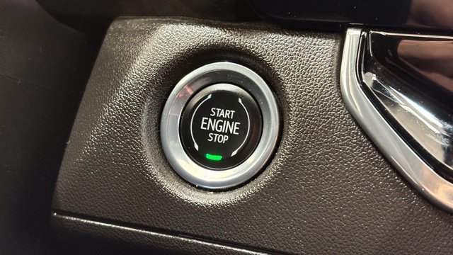 Used 2023 Chevrolet Colorado Trail Boss w/ Technology Package AWD/4WD image 35