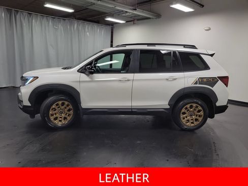 Used 2023 Honda Passport TrailSport image 5