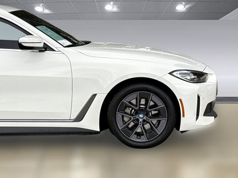 Used 2022 BMW i4 eDrive40 w/ Premium Package image 34