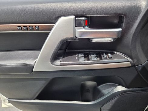 Used 2019 Toyota Land Cruiser AWD/4WD image 30