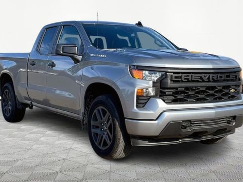 Used 2026 Chevrolet Silverado 1500 Custom image 1