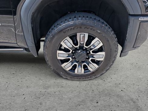 Certified 2025 GMC Sierra 3500 Denali w/ Denali Reserve Package AWD/4WD image 9