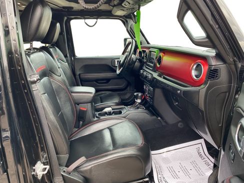 Used 2021 Jeep Wrangler Unlimited Rubicon w/ Cold Weather Group image 17