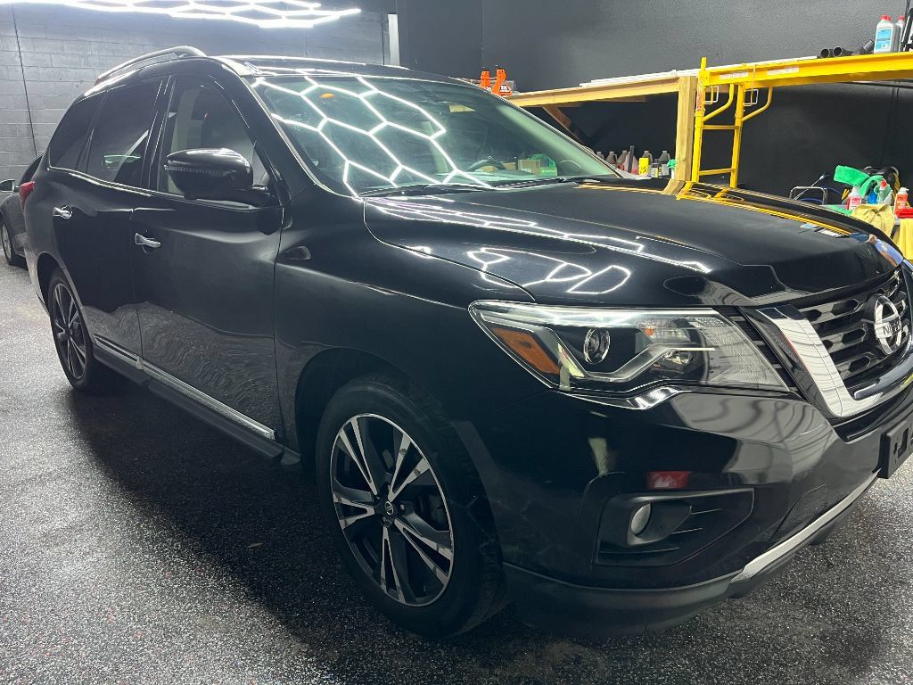 Used 2020 Nissan Pathfinder Platinum FWD image 2