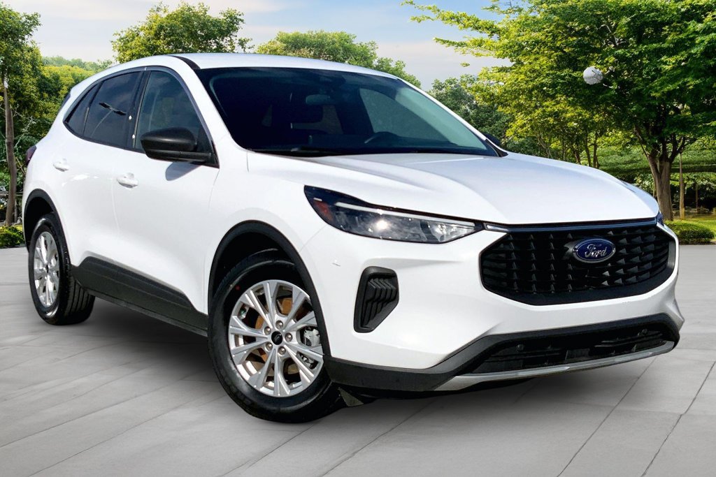 Used 2023 Ford Escape Active w/ Tech Pack #1 FWD image 3