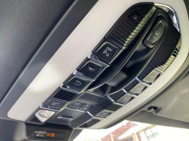 Used 2019 Porsche Macan AWD/4WD image 40