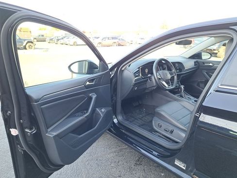 Used 2024 Volkswagen Jetta SE image 10