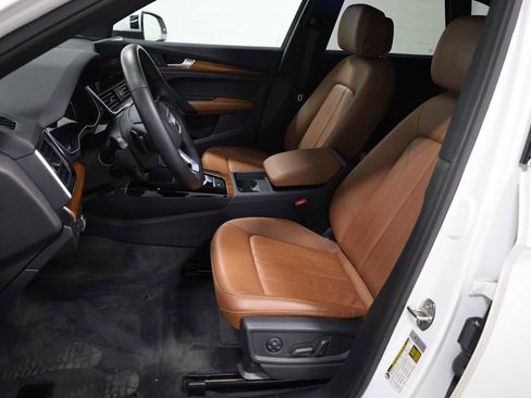 Used 2023 Audi Q5 2.0T Premium w/ Convenience Package image 5