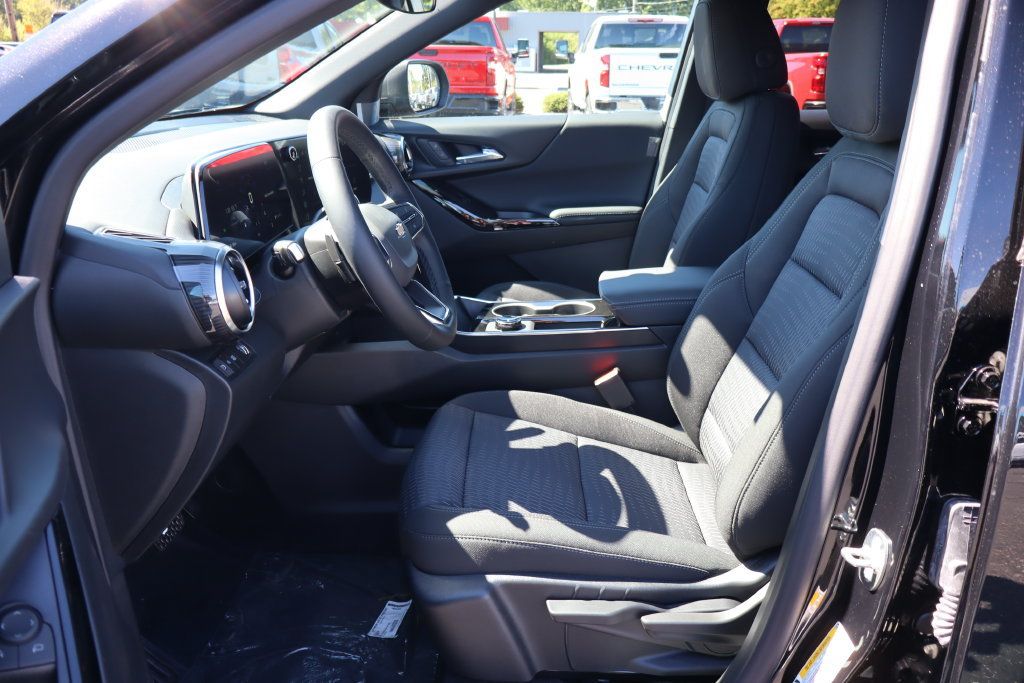 New 2027 Chevrolet Equinox LT FWD image 5