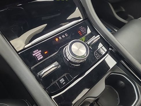 Used 2022 Jeep Grand Cherokee Overland w/ Luxury Tech Group IV image 23