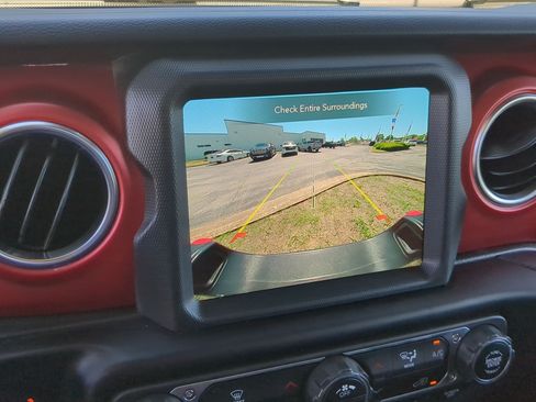 Used 2022 Jeep Gladiator Rubicon w/ Safety Group AWD/4WD image 17