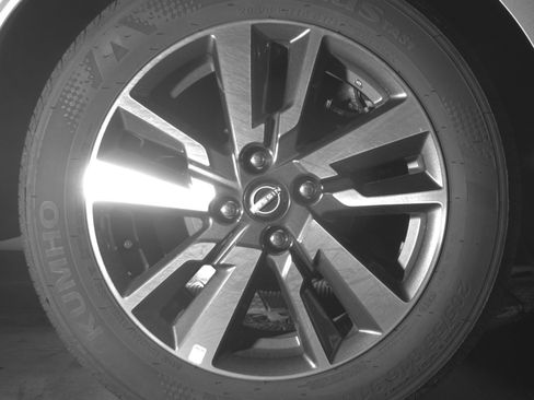 Used 2025 Nissan Versa SV image 15