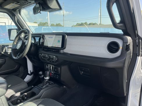 Used 2024 Jeep Wrangler Sport AWD/4WD image 14