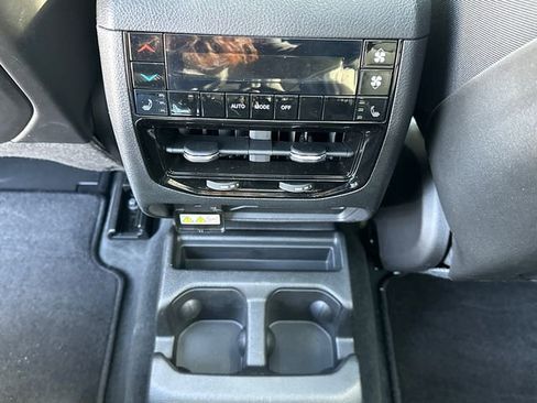 Used 2025 Jeep Grand Cherokee L Limited w/ Black Appearance Package image 26