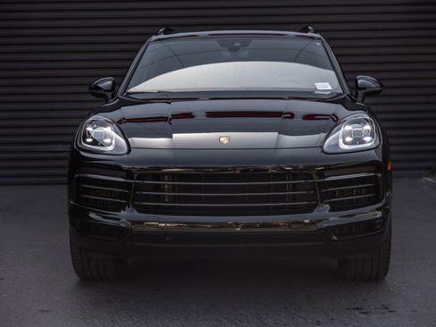 Certified 2023 Porsche Cayenne Platinum Edition AWD/4WD image 7