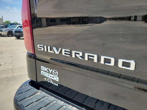 Used 2025 Chevrolet Silverado 1500 Custom RWD image 10