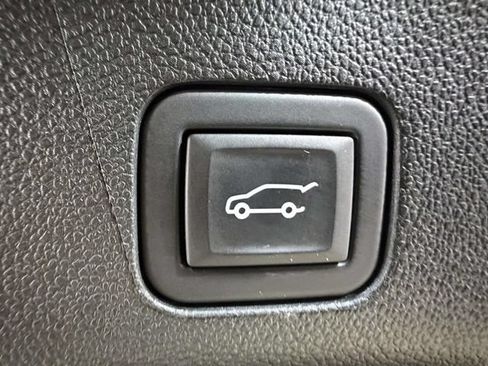 Used 2024 GMC Yukon Denali Ultimate AWD/4WD image 22