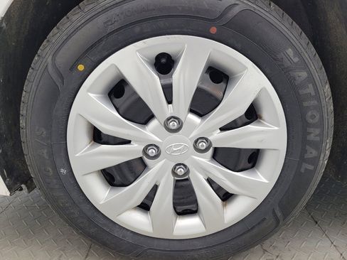 Used 2019 Hyundai Accent SE image 31