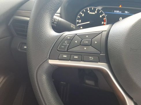 Used 2024 Nissan Altima 2.5 SV FWD image 28
