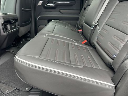 Used 2025 GMC Sierra 1500 AT4X image 21