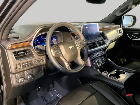 Used 2023 Chevrolet Tahoe High Country w/ Premium Package 2 AWD/4WD image 18