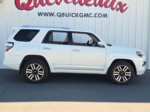Used 2022 Toyota 4Runner Limited image 10
