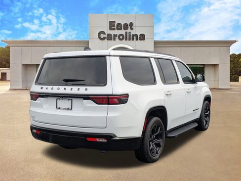 Certified 2024 Jeep Wagoneer Series II w/ Convenience Group I image 3