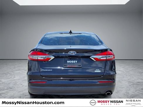 Used 2020 Ford Fusion SE FWD image 6