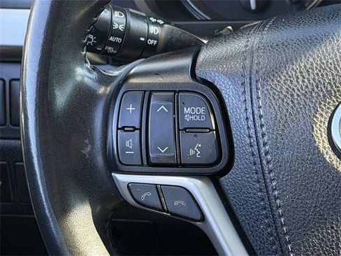 Used 2019 Toyota Highlander XLE image 15