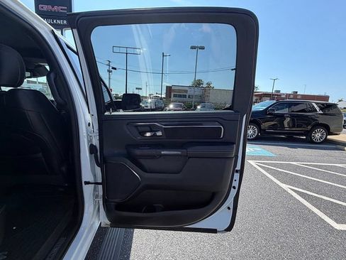 Used 2022 RAM 1500 Laramie AWD/4WD image 37