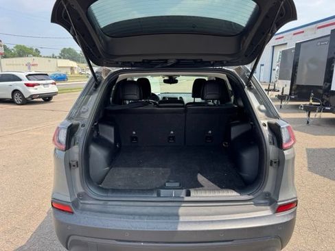 Used 2021 Jeep Cherokee Latitude Plus AWD/4WD image 24