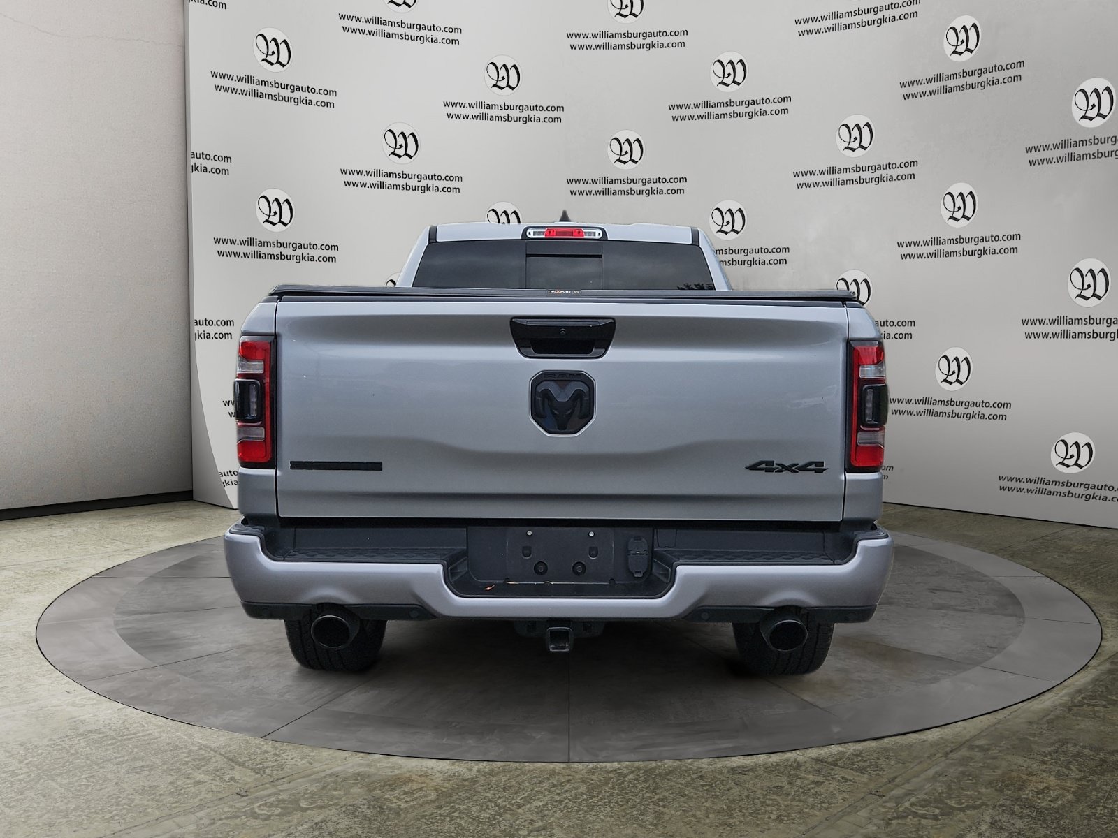 Used 2024 RAM 1500 Big Horn AWD/4WD image 4
