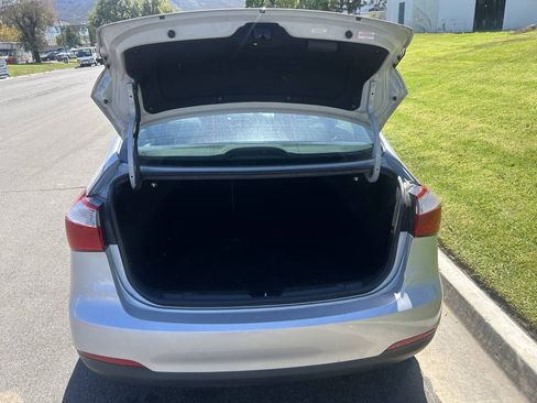 Used 2016 Kia Forte LX FWD image 2