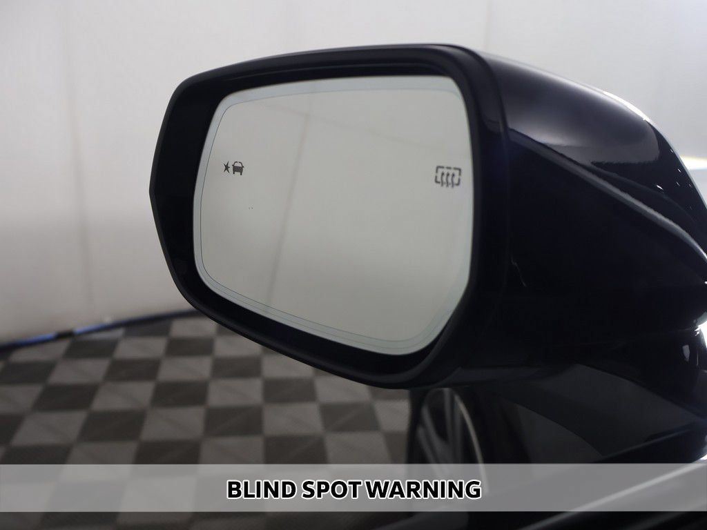 Used 2024 Cadillac Lyriq Luxury RWD image 8