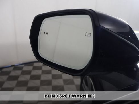 Used 2024 Cadillac Lyriq Luxury RWD image 8